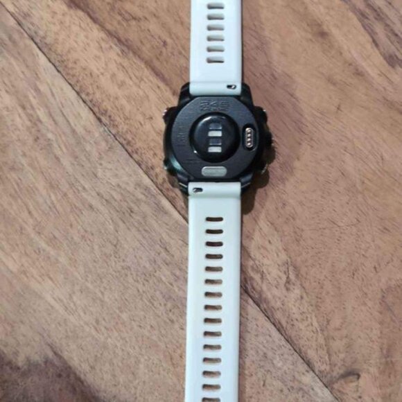 Garmin 245 Music GPS watch (EUC) - Picture 3 of 7